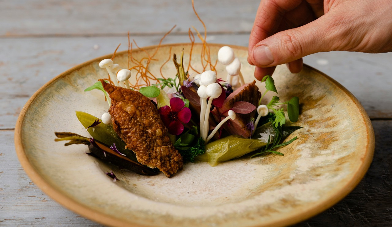 Il futuro si serve in tavola: la gastronomia sostenibile tra gusto, innovazione e lotta allo spreco
